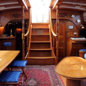 lady-francine-voilier-ketch-scorpio-72-location-mariotto-164-1080×675